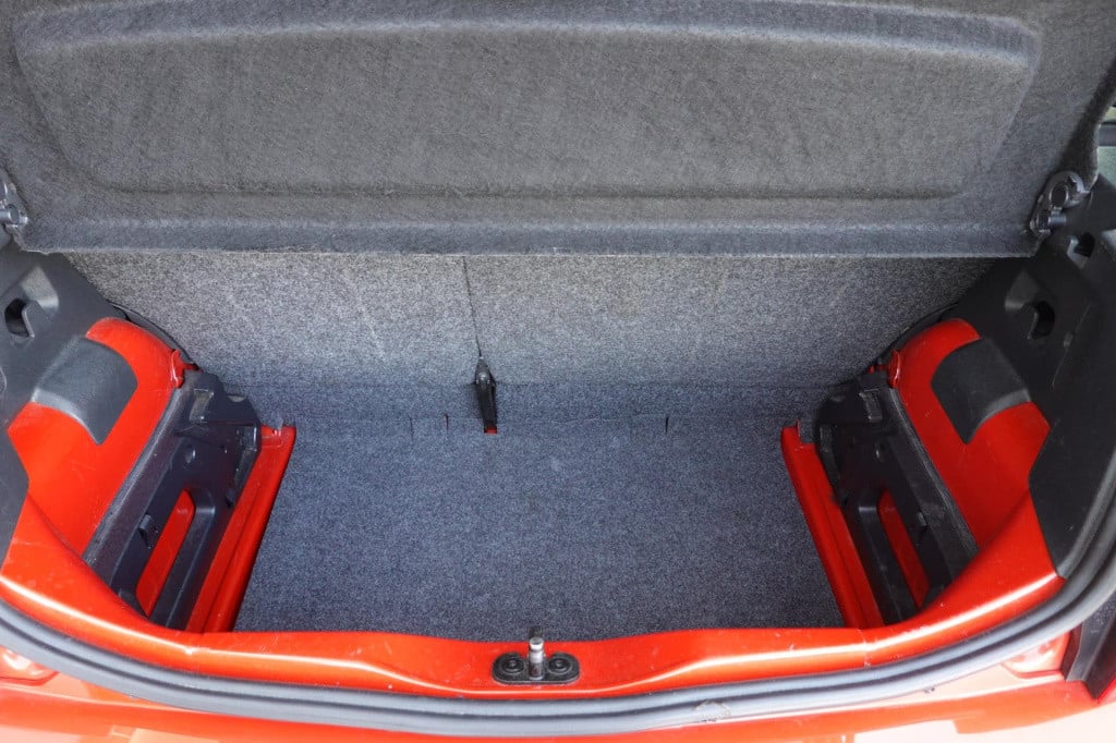 Volkswagen UP! 1.0 groove up! bluemotion