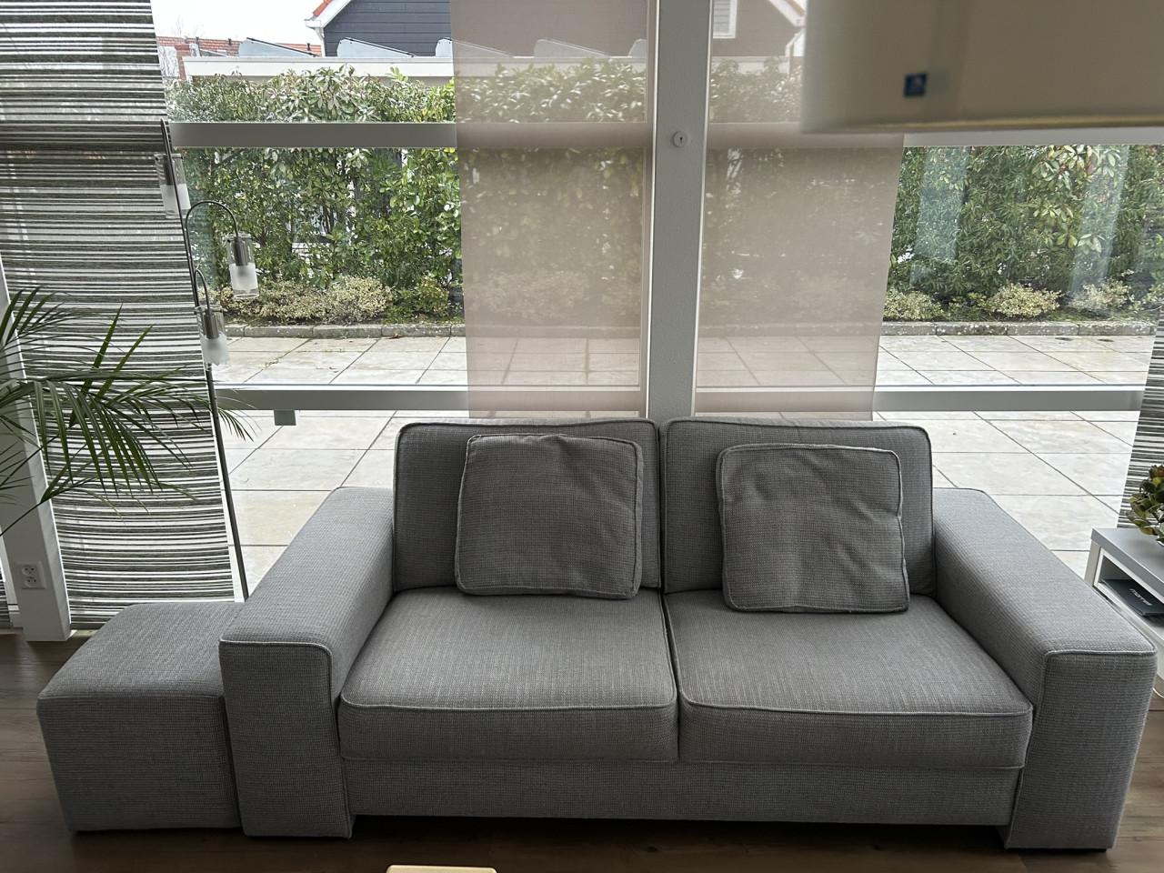 Bankstel 2 & 2,5 zit + poef evt. met bijpassende Salontafel