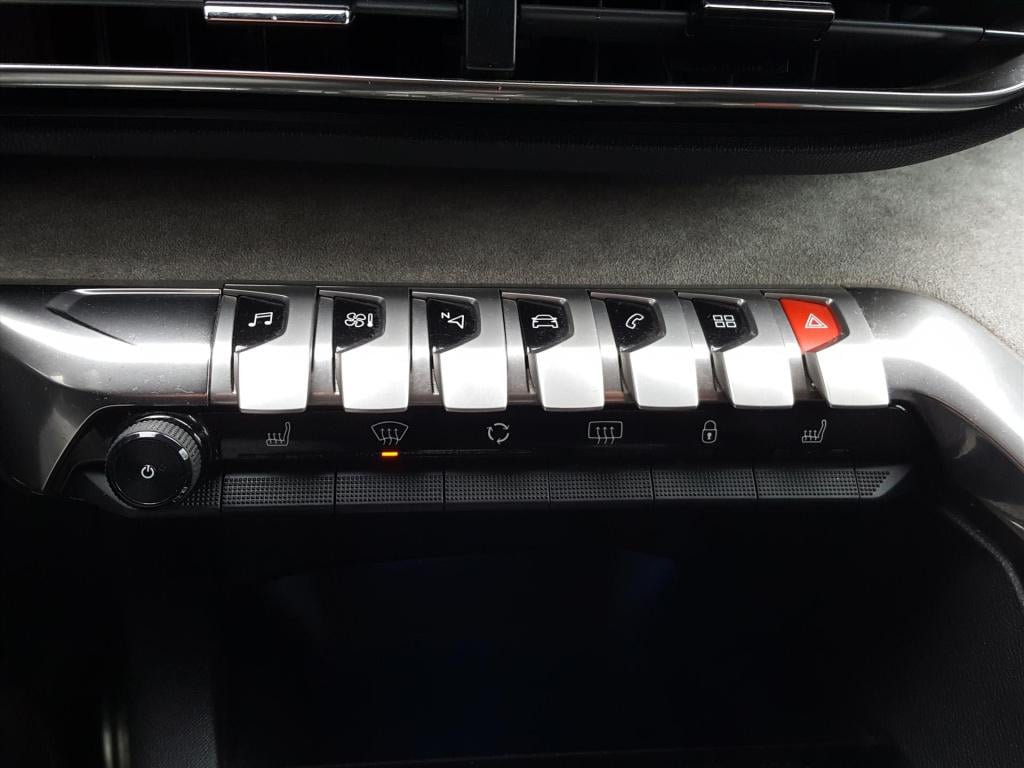 Peugeot 3008 1.2 130pk s&s gt automaat navigatie | trekhaak | apple carplay