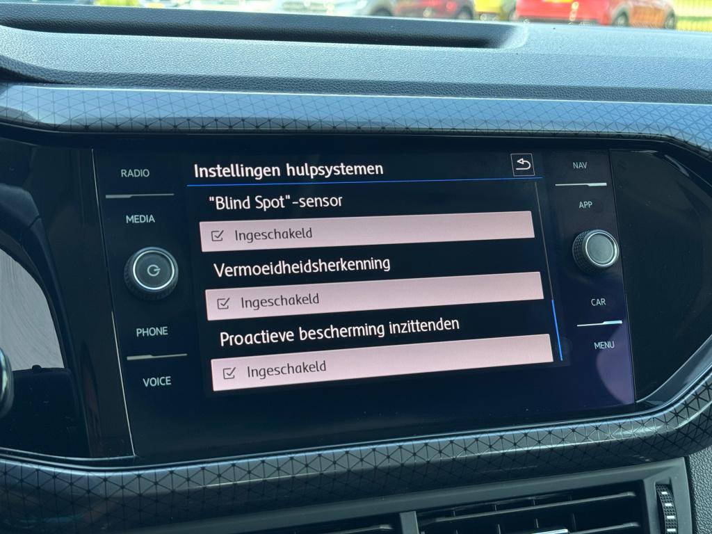 Volkswagen T-cross 1.0 tsi style * virtual cockpit * stoelverwarming * carp
