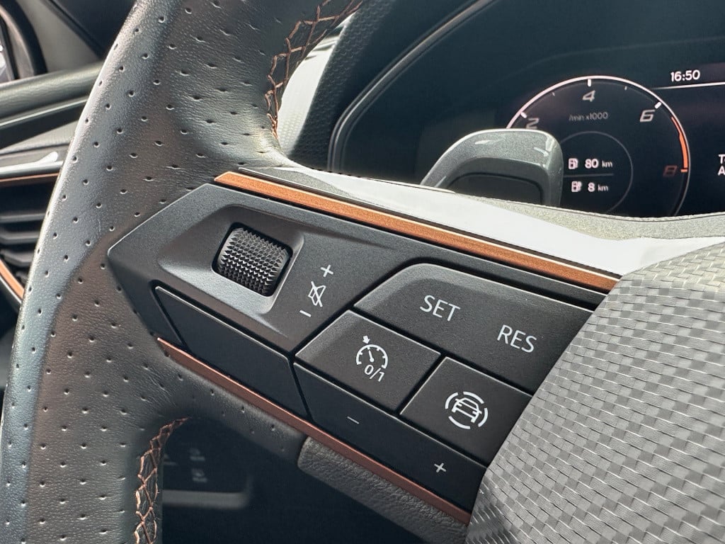 Cupra Leon Sportstourer 1.4 e-hybrid | led | 18 inch | extra getint glas | 