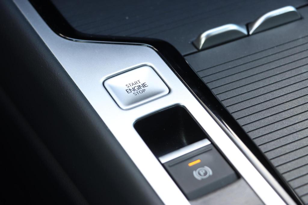 Volkswagen Passat variant 1.5 etsi r-line business dsg7 150pk