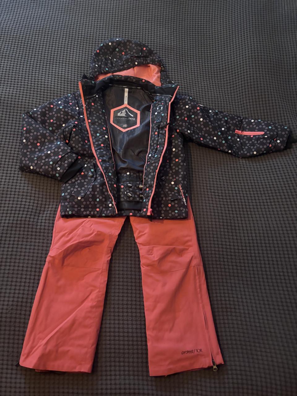 Skijas en skibroek maat 128