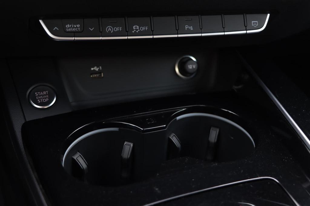Audi A4 limousine 40 tfsi s edition 204pk s tronic