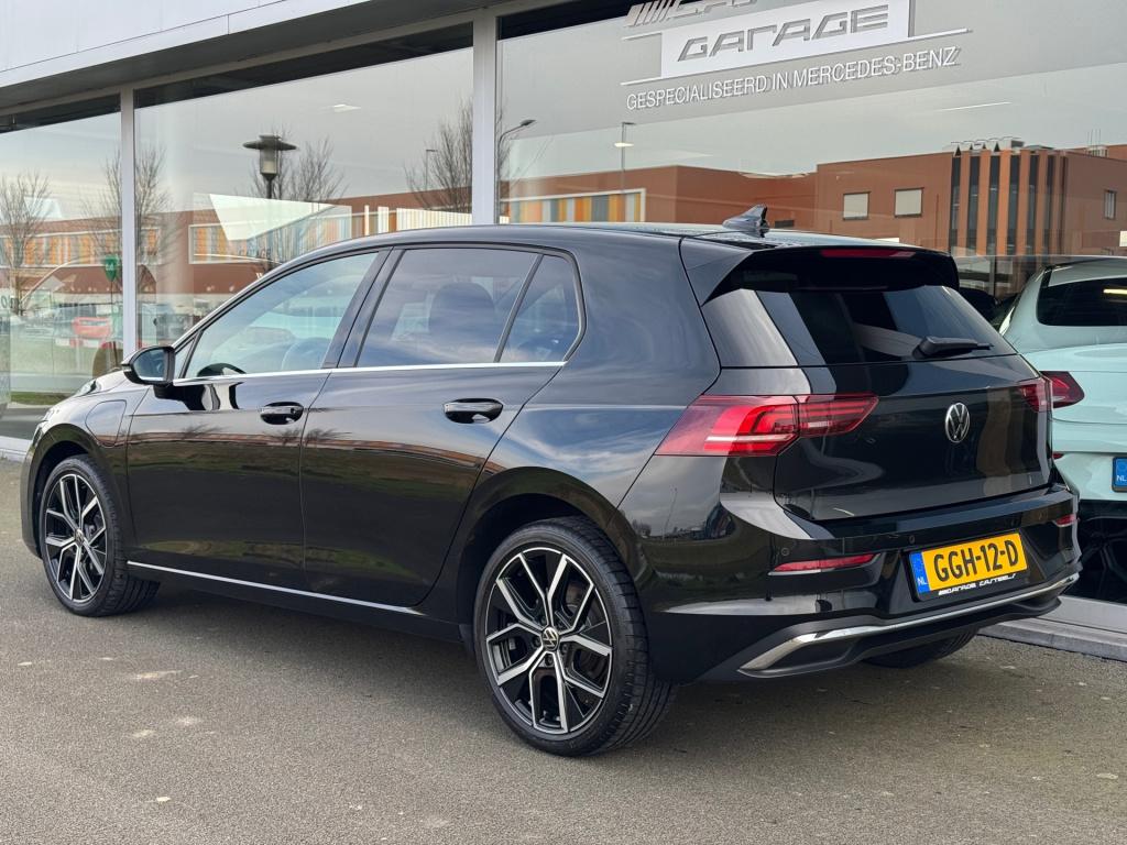 Volkswagen Golf 1.5 ehybrid 50 edition automaat , elektrische voorstoelen, 