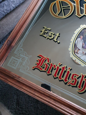 Grote vintage Old English British Dry Sherry' pub spiegel....