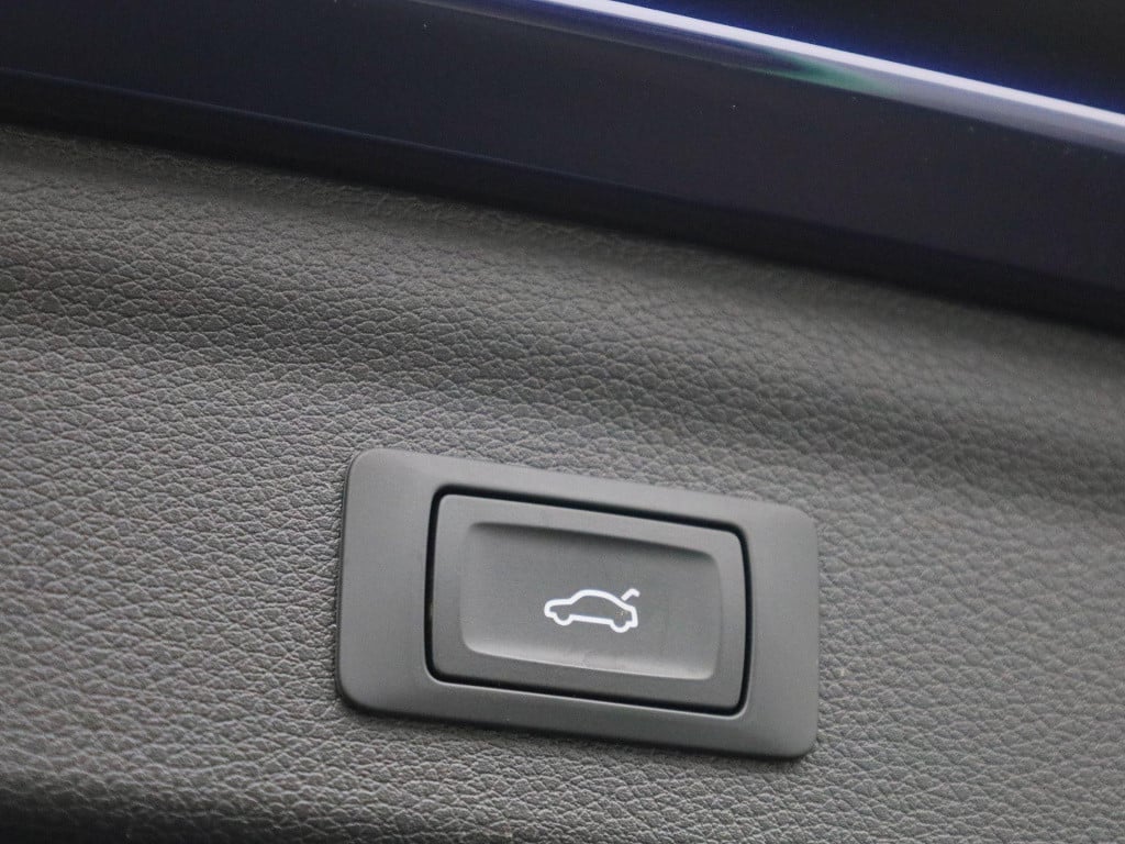 Audi Q3 45 tfsi e s tronic | automaat | lmv | parkeer sensoren | virtual co
