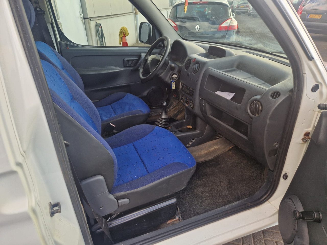 TE KOOP PEUGEOT PARTNER 1.9D BETREFT EEN BTW AUTO