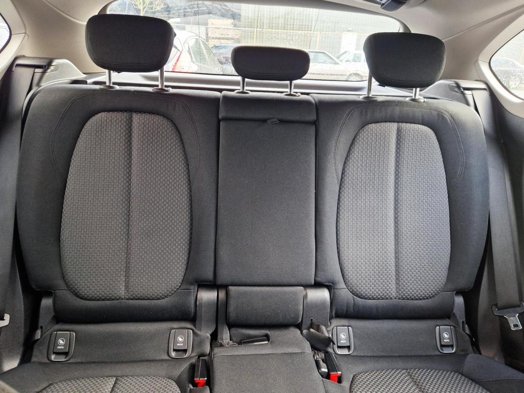 BMW 2-serie active tourer 218i essential