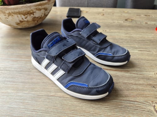 Adidas schoenen maat 44