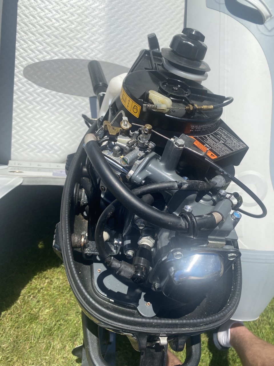 2 rubberboten met motoren, nieuwstaat!