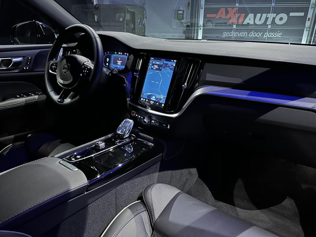 Volvo V60 2.0 t6 plug-in hybrid awd plus dark long range my2023 *1e eigenaa