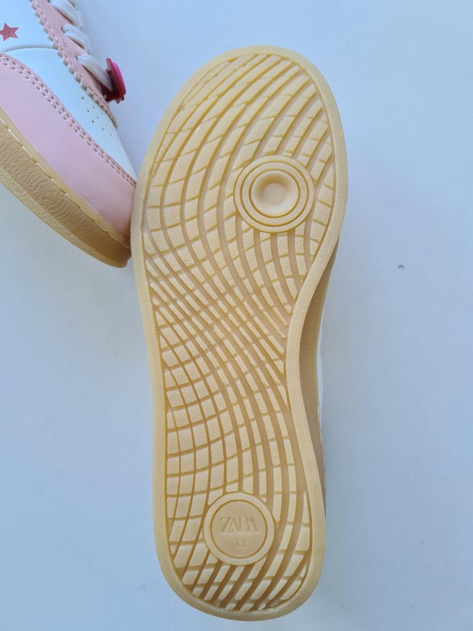 Nieuwe Hello Kitty snaekers  Maat 33