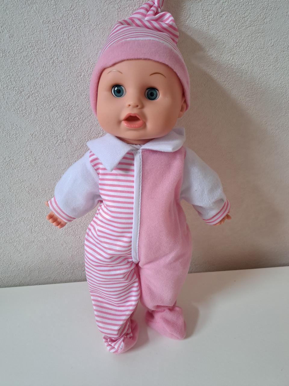 Nieuwe babypop met slaapoogjes en zacht lijfje