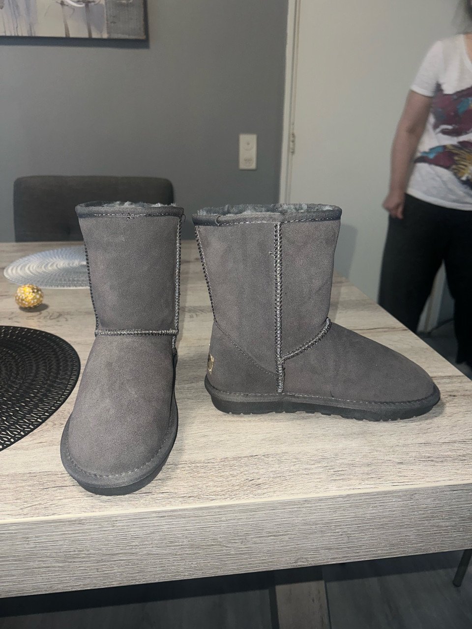 2x UGG maat 36