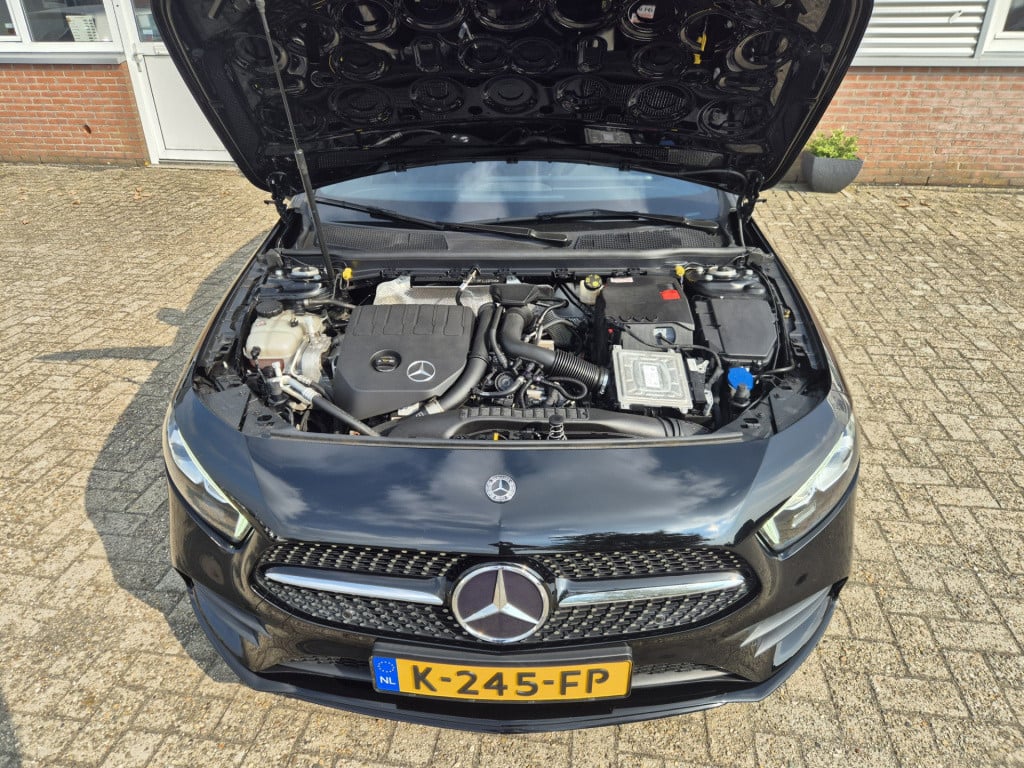 Mercedes-Benz A-Klasse 200 business solution amg