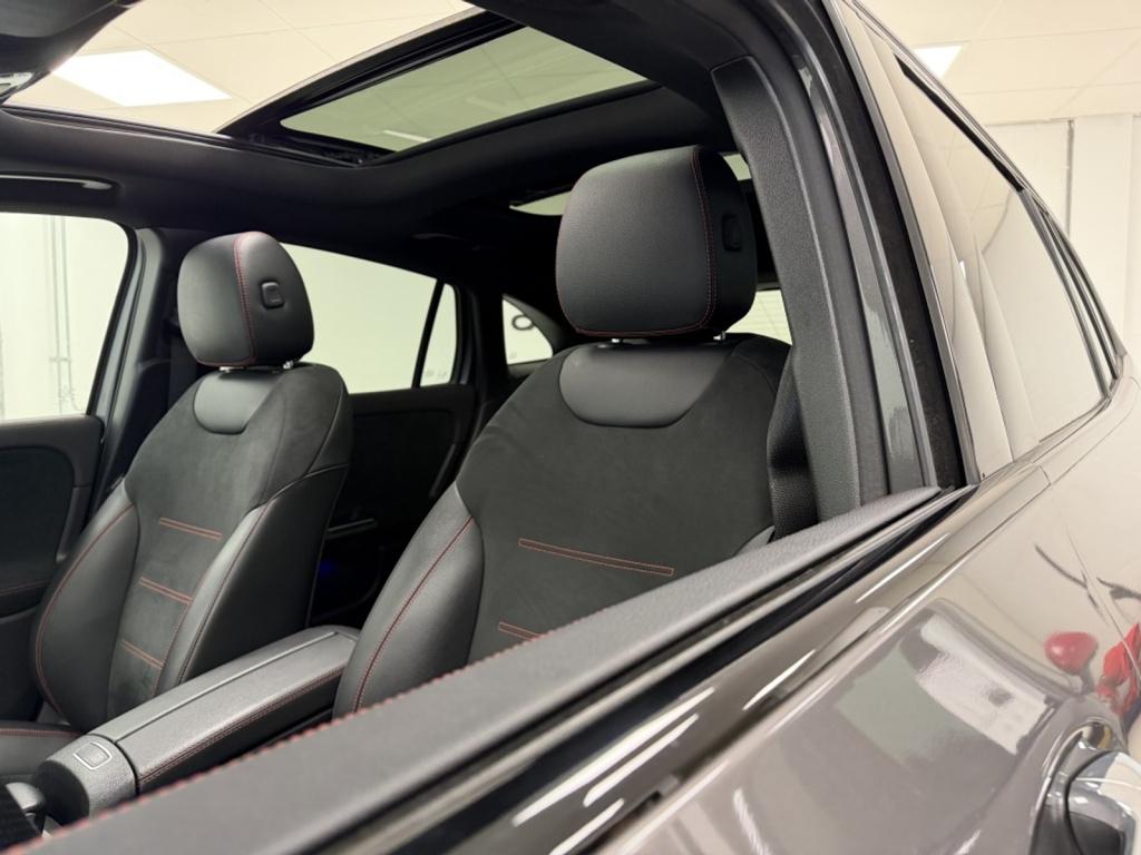 Mercedes-Benz Gla-klasse 250 e amg line | trekhaak | panoramadak | memory |