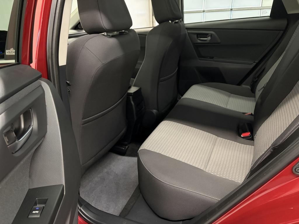 Toyota Auris 1.2t volcano edition
