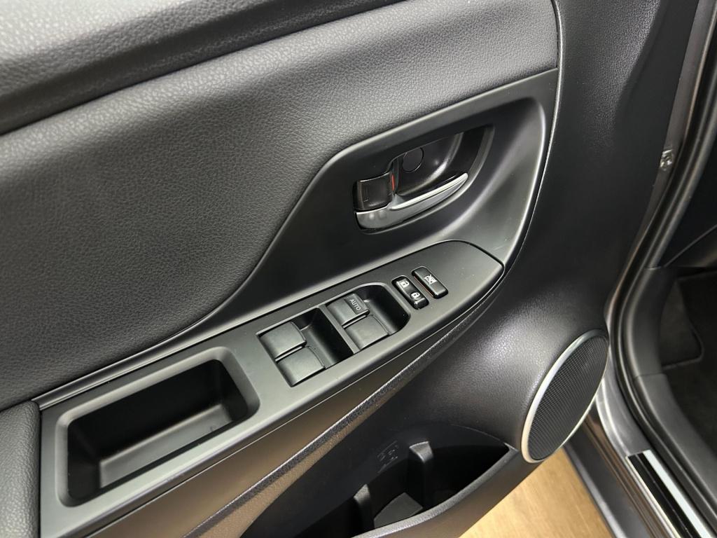 Toyota Yaris occasion 1.5 hybrid premium | airco | grijs | tweedehands toyo