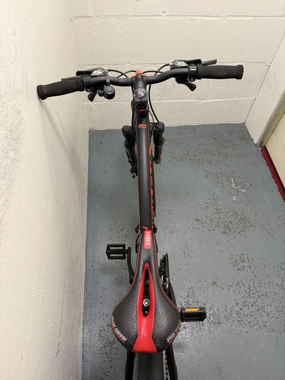 In Nette staat Mountainbike 24 inch