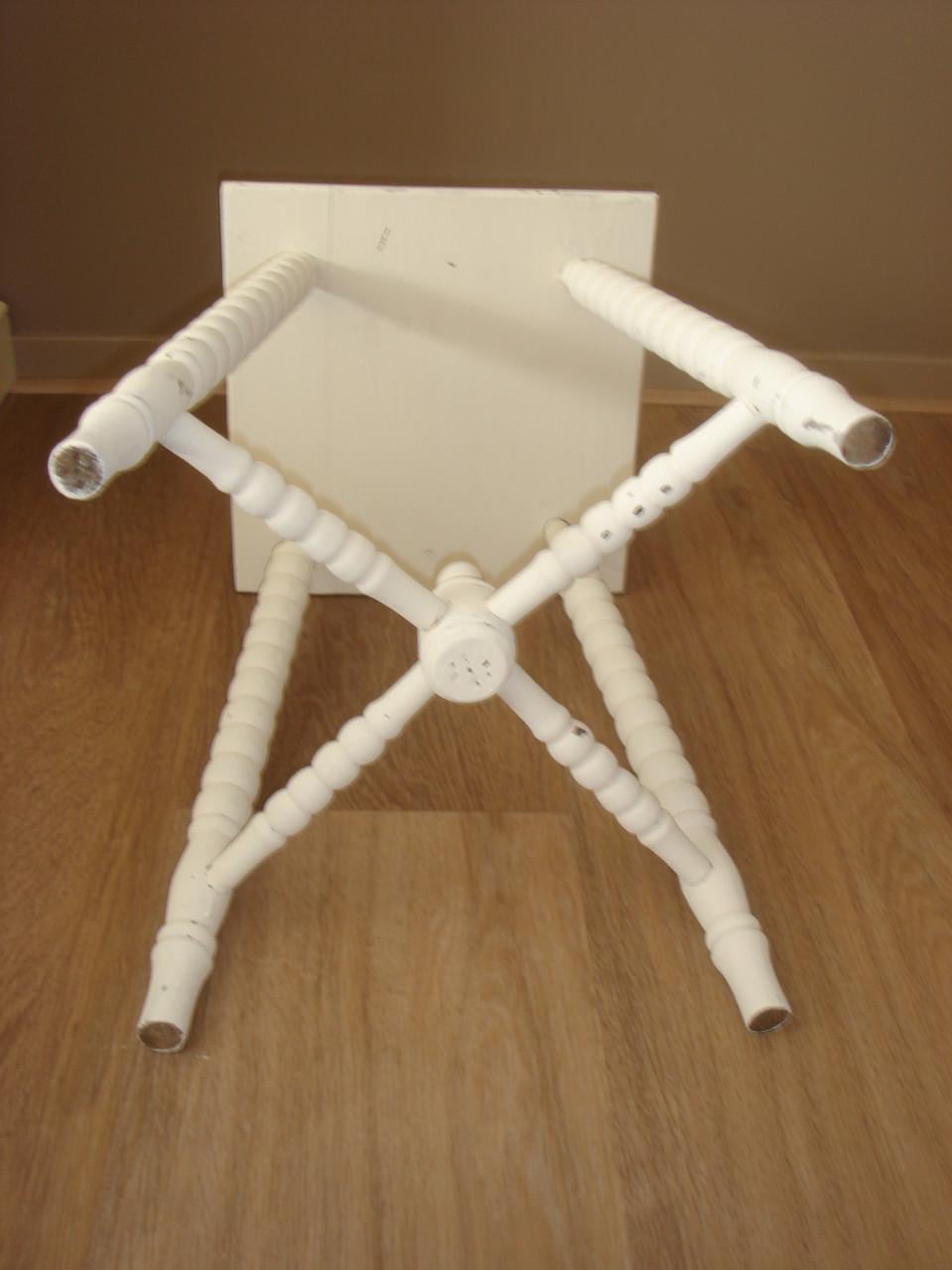 Te koop Houten Brocant bijzet tafeltje