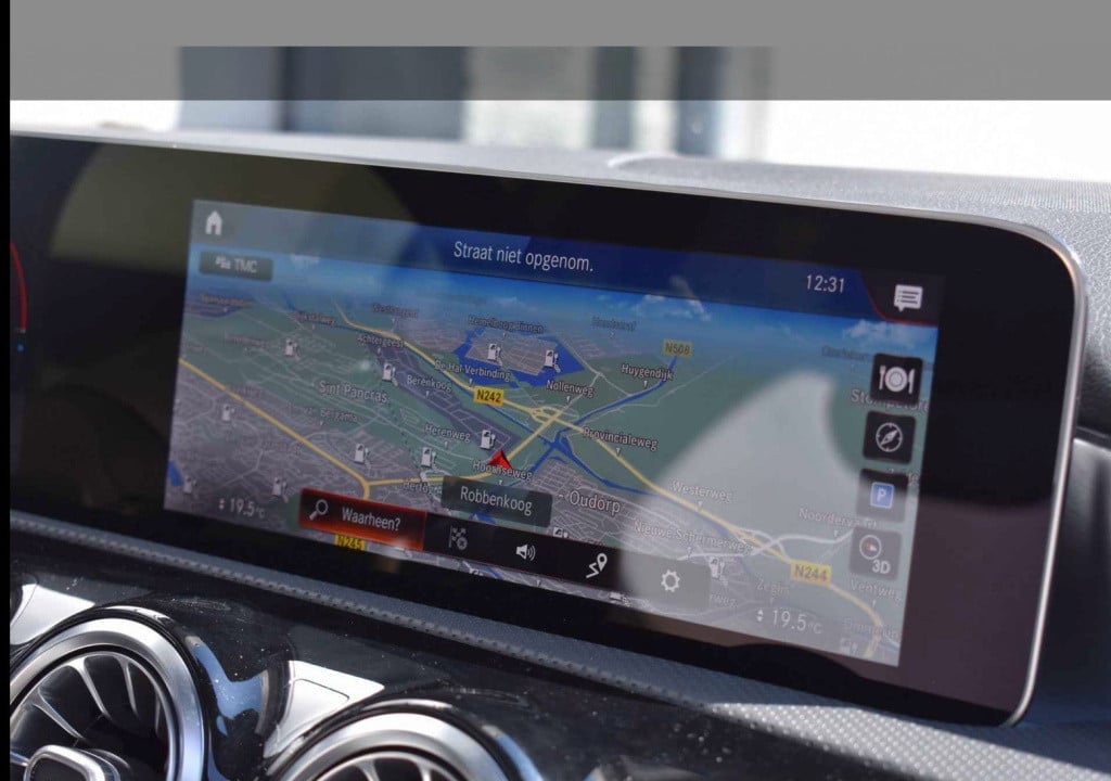 Mercedes-Benz A-Klasse 250 e business solution amg limited l panoramaschuif