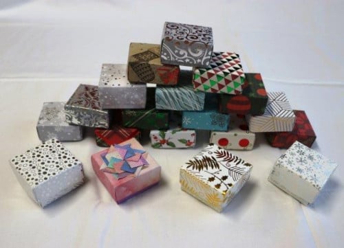 Origami doosje Bodem en deksel zijn gevouwen Klein: 5,5 x 5,5 cm €.1,00 Tot