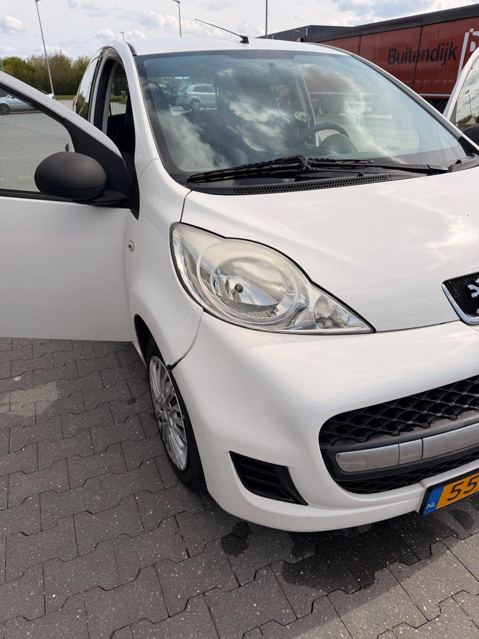 Peugeot 107/ 1.0 12V/ 5DR 2012 Wit/ AIRCO/ APK 09.03.2027