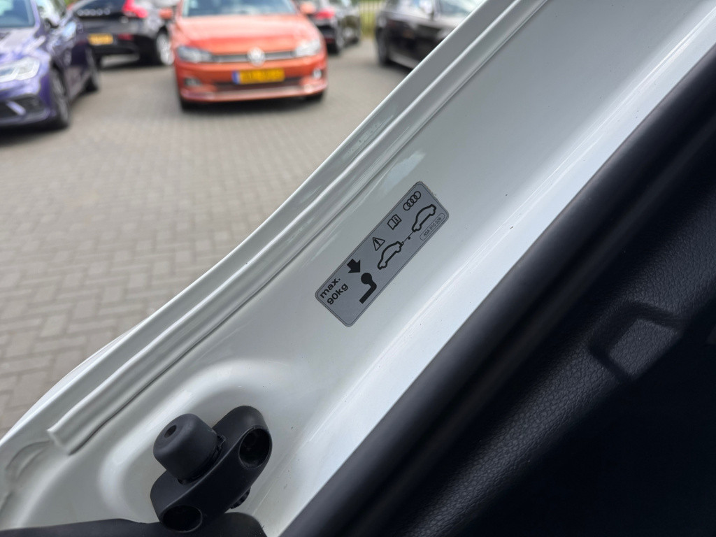 Audi Q3 35 tfsi design luxe * trekhaak * sportstoelen* carplay