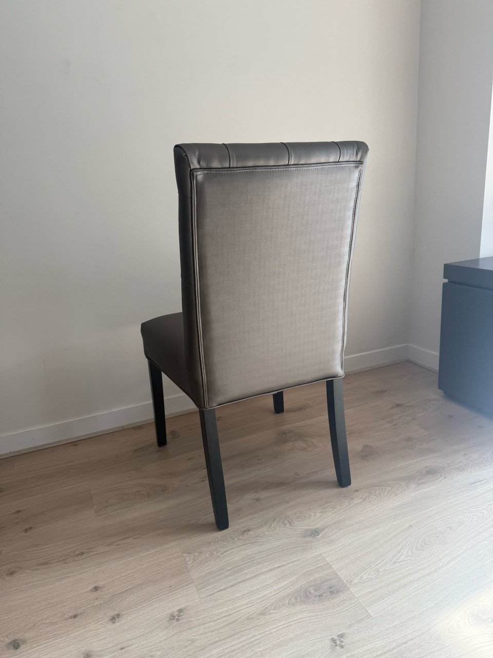 6 Luxe Eetkamerstoelen incl. 2 poeven