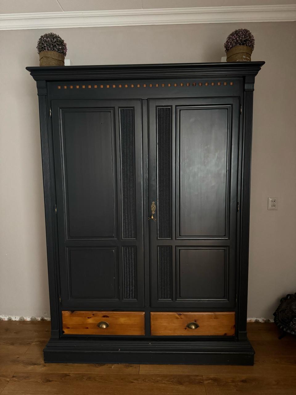 Grenenkast voor linnen of service