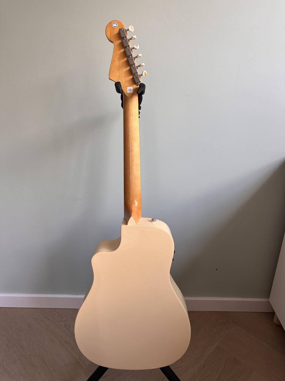 Fender California Series Malibu CE