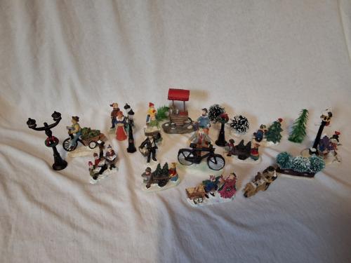 Diverse poppetjes voor een kerstdorp alles in 1 koop