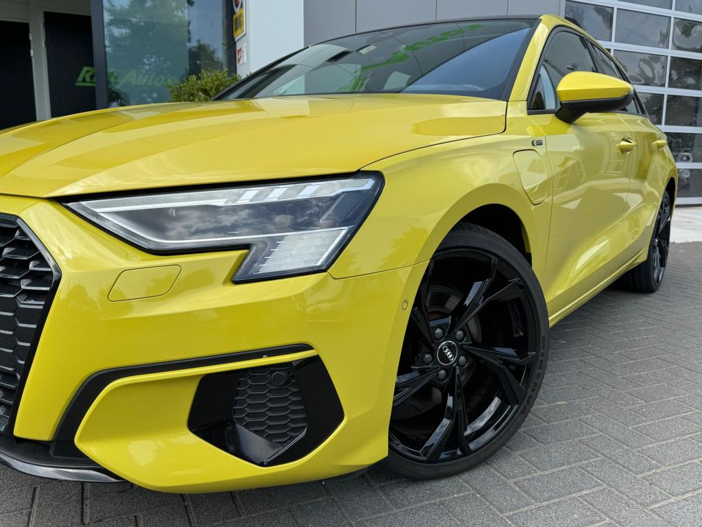 Audi A3 sportback 40 tfsie s-edition * pano * matrix * keyless * head-up