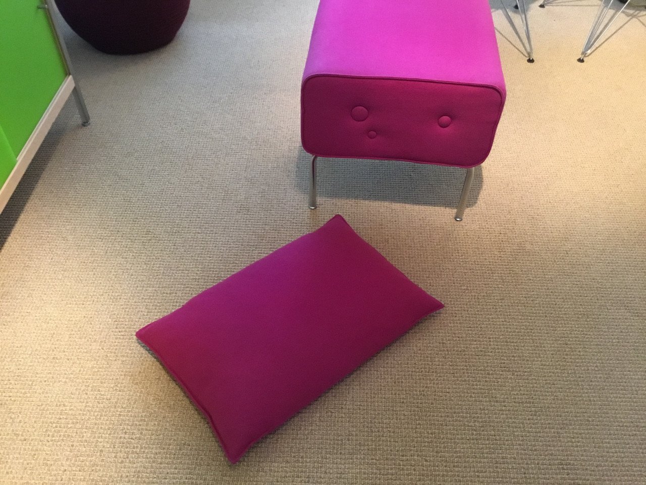 Design Pode poef en Hay kussen.