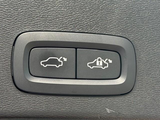 Volvo XC40 1.5 t4 recharge r-design l panoramadak l memory l led l harman k