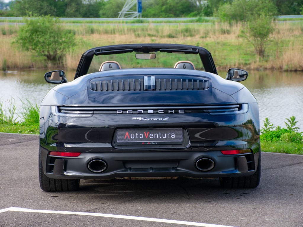 Porsche 911 cabrio 3.0 carrera s | handgeschakeld | achteras sturing | bose