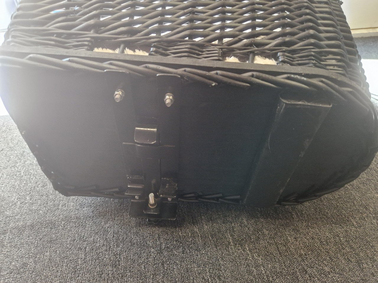 Hondenmand voor achterop de fiets