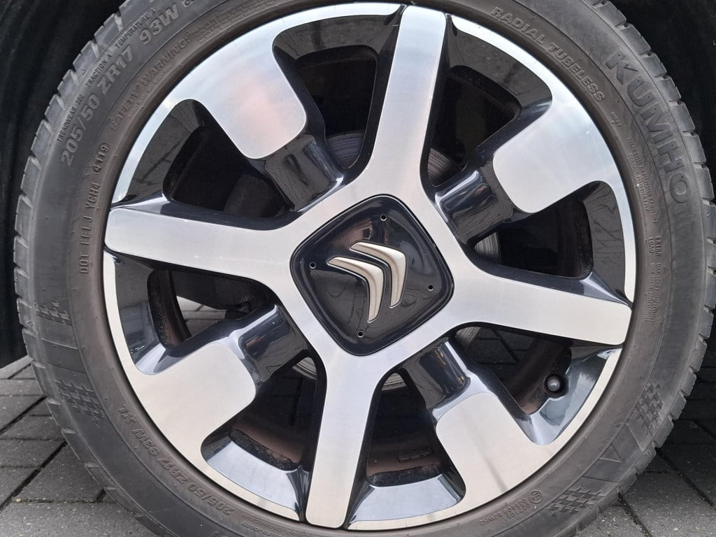 Citroen C4 Cactus 1.2 vti shine clim/nav/cam/lmv