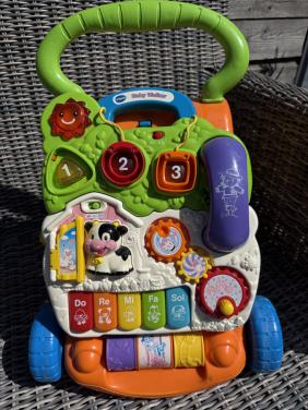 V Tech 2 in 1 Baby Walker. Perfecte staat. Educatief speelgoed.
