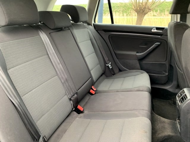 Volkswagen Golf 1.2 tsi - v e r k o c h t