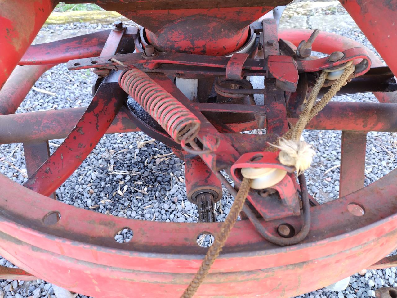 Kunstmeststrooier Lely