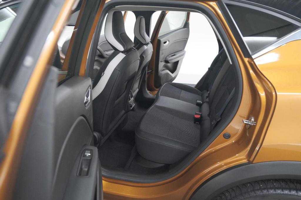 Renault Captur tce 130 edc intens | trekhaak | adaptieve cruise control | c