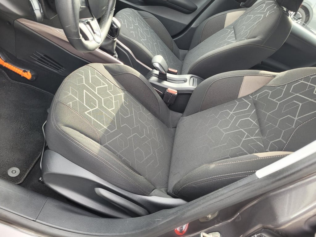 Peugeot 2008 1.2 vti active