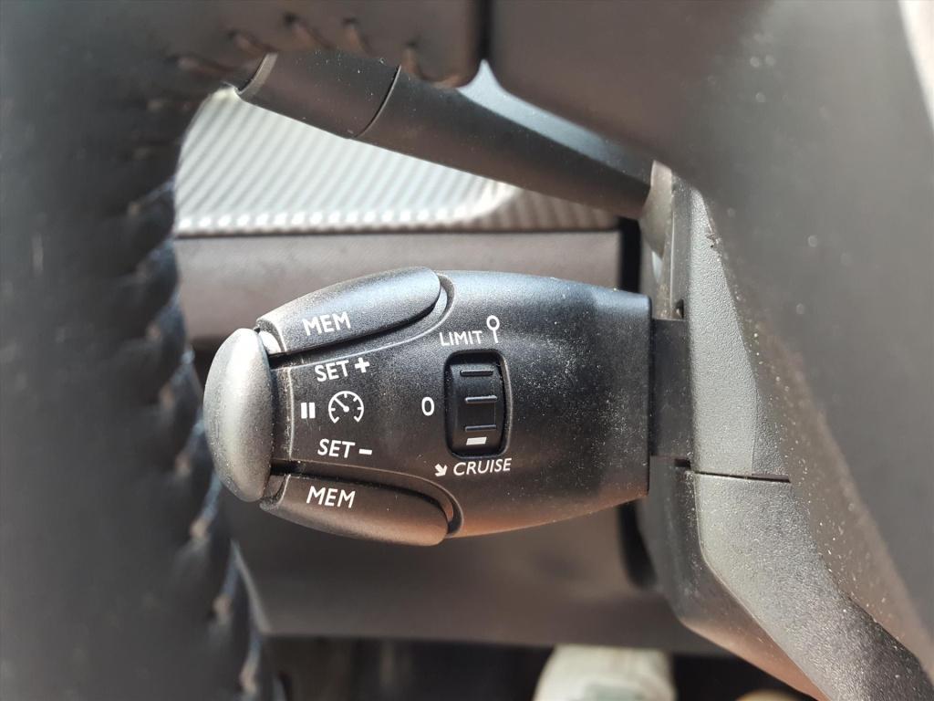 Peugeot 2008 1.2 puretech 100pk active | navigatie | bt | camera achter | p