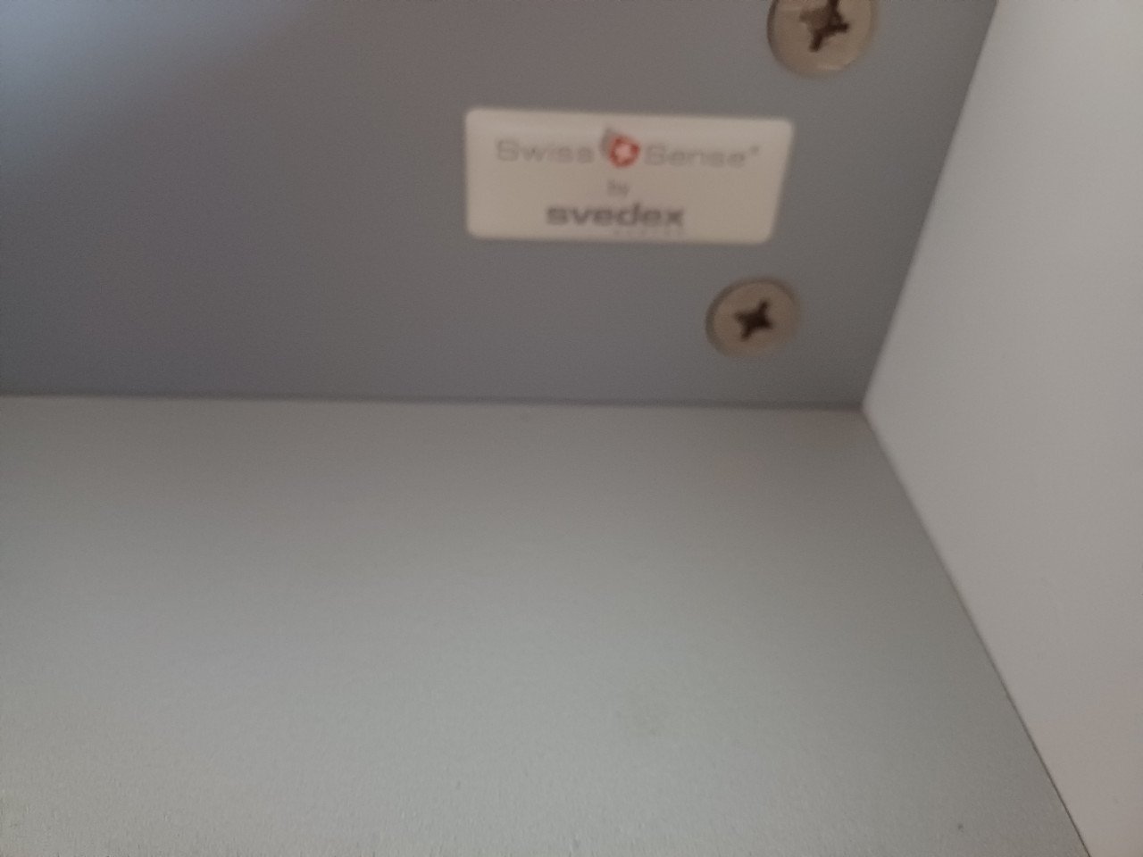 Swiss sense nachtkasten