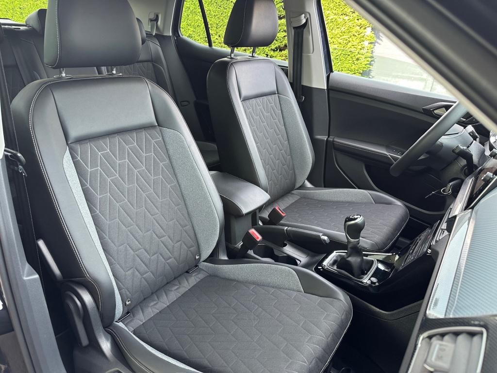 Volkswagen T-cross 1.0 tsi goal | navi | climate | led | stoelverwarming | 