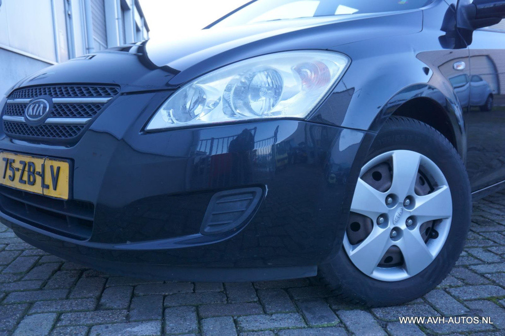 Kia Cee'd sporty wagon 1.4 x-tra
