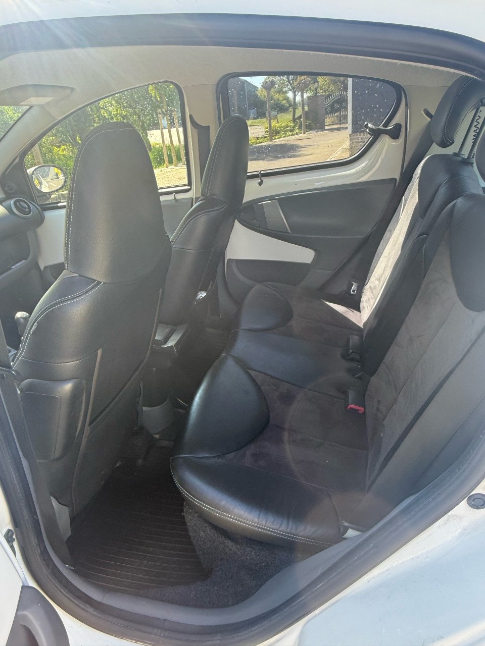 Toyota Aygo Alcantara model 1.0 / 5 DRS nieuwe APK
