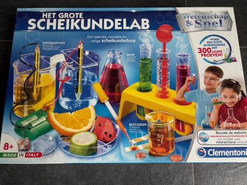 ScheikundeLab van clementoni “nieuw”